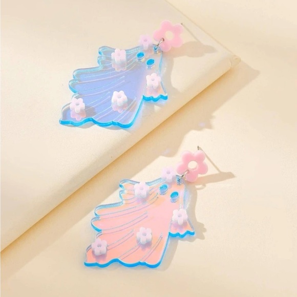 NWT Acrylic Floral Ghost Earrings - Picture 2 of 4